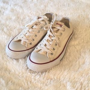 Converse- size 8